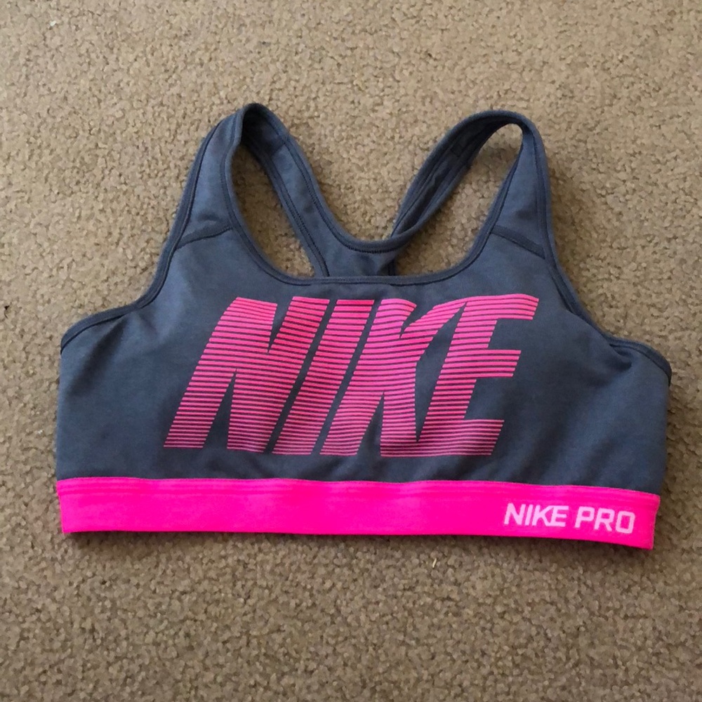 NIKE Pro Sports Bra